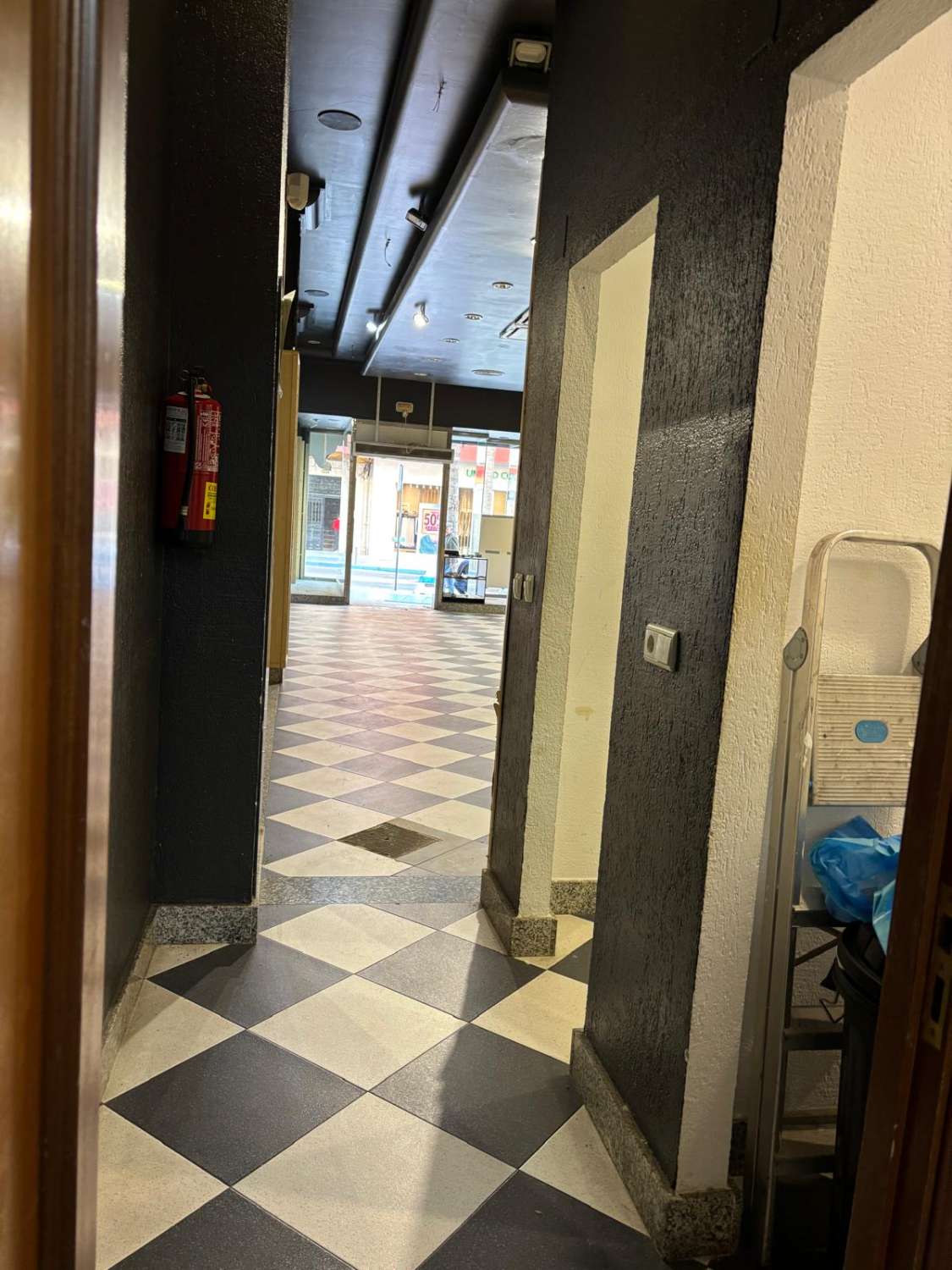 ALQUILER LOCAL COMERCIAL AVDA ANDALUCIA-TORRE DEL MAR