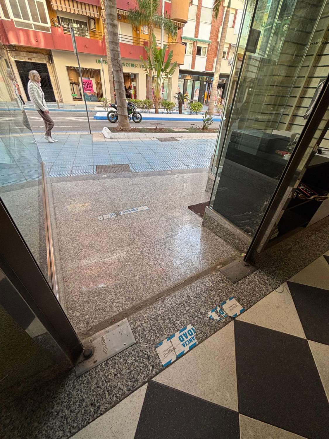 ALQUILER LOCAL COMERCIAL AVDA ANDALUCIA-TORRE DEL MAR
