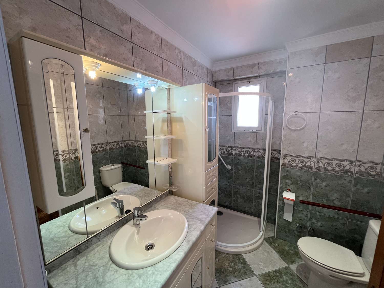 PISO 3 DORMITORIOS AVENIDA ANTONIO TORE TORE